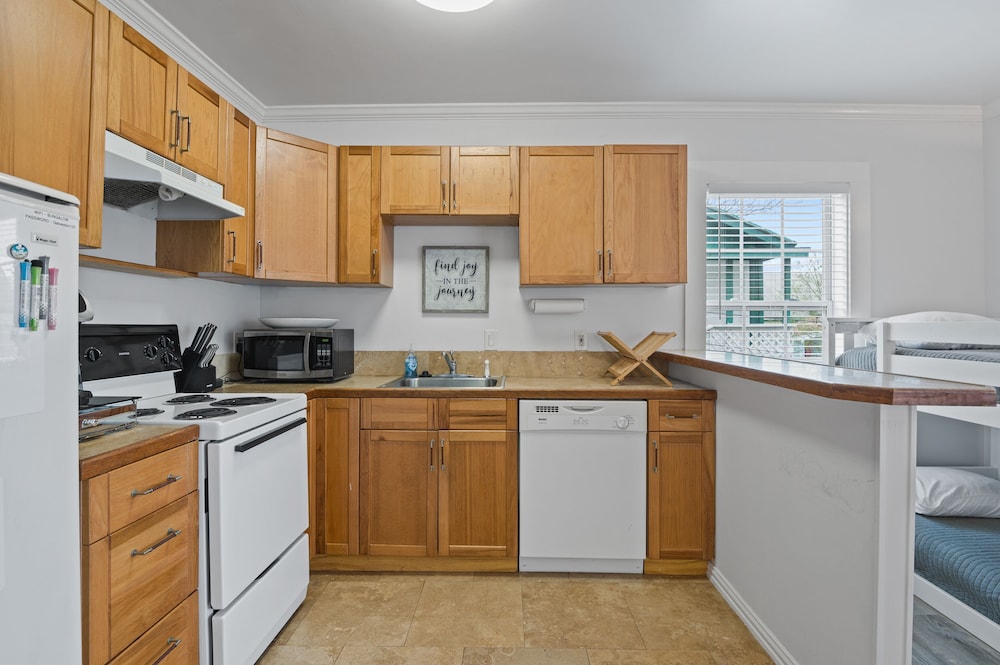 Bungalow On Ave O 1 Bedroom Home