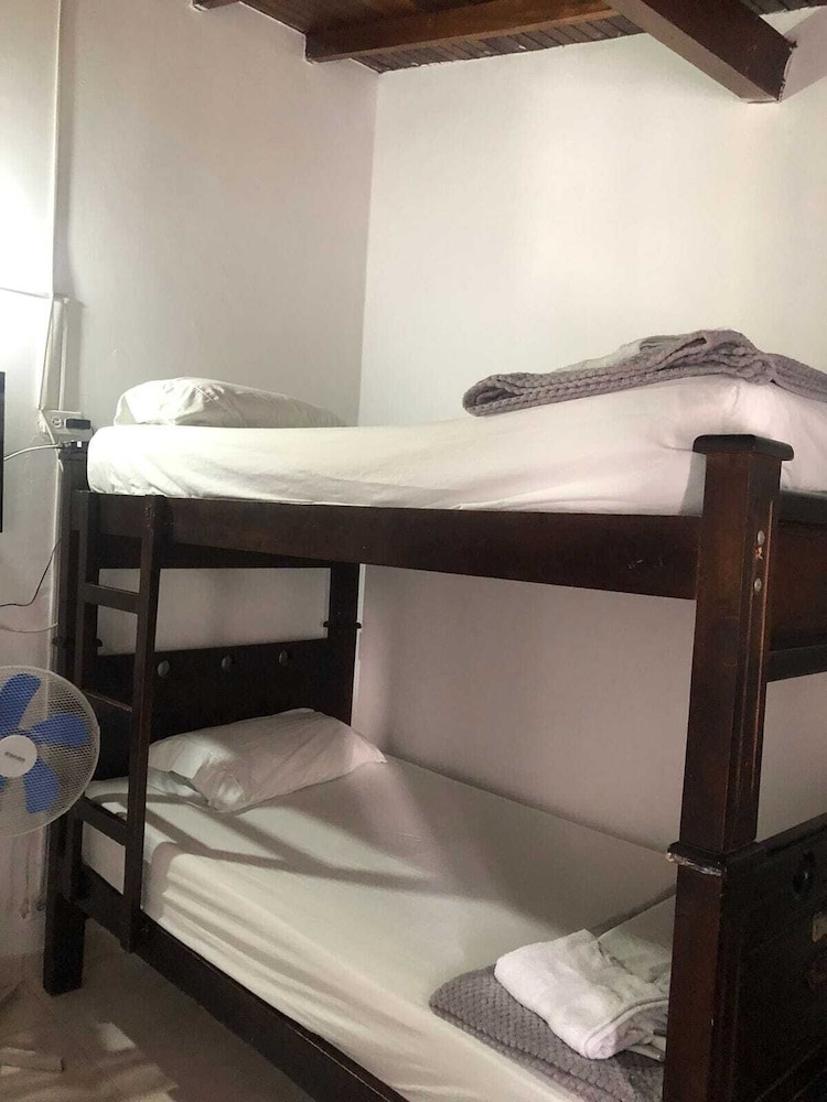Memphis Hostal - Hostel