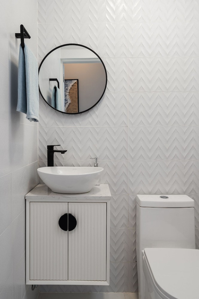 Shalom Residences By YellowKey
