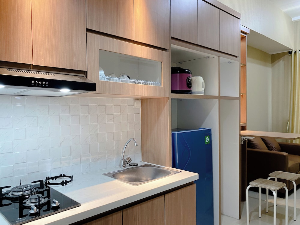Minimalist And Enjoy Living 1Br Vasanta Innopark Apartment