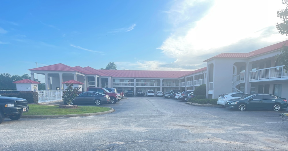 Motel 6 Abbeville, AL - Property Image 5