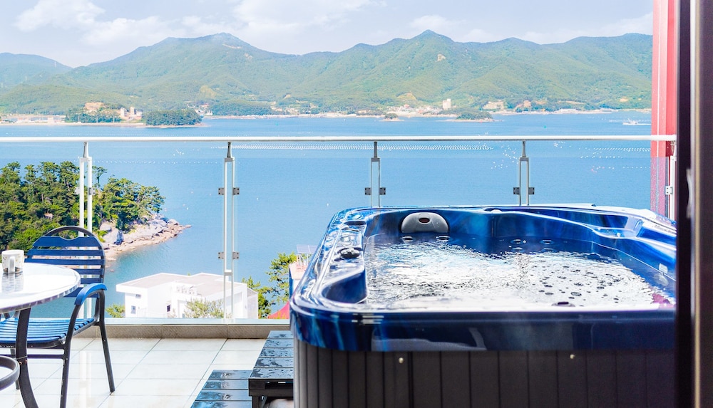 Tongyeong Honey Spa Pension