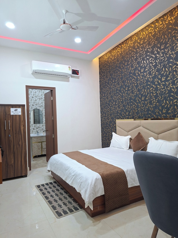 Wishotel Xpress Hotel Crown Classic Villa
