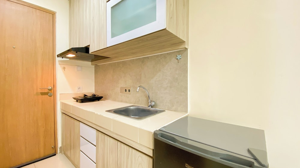 Simple And Spacious Studio Apartment At B Residence