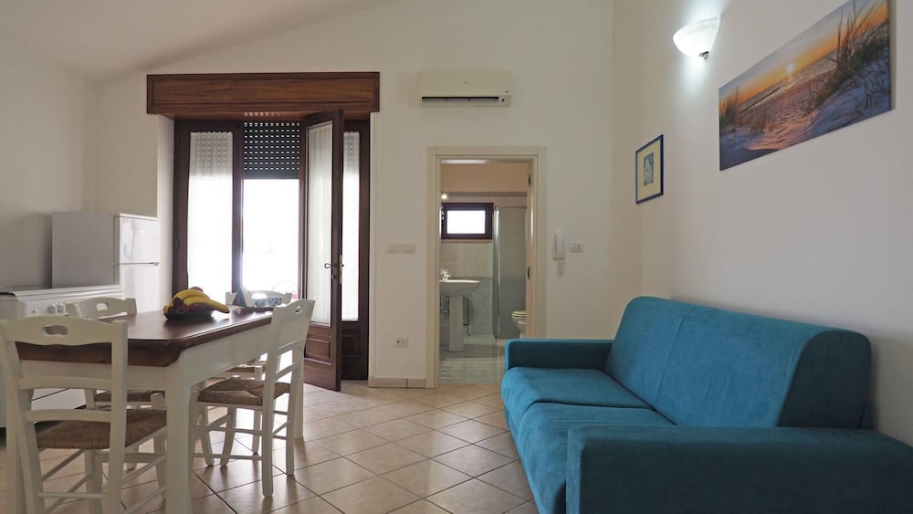 Villetta Nonno Seba Sleeps 4 Just a few Metres From the sea