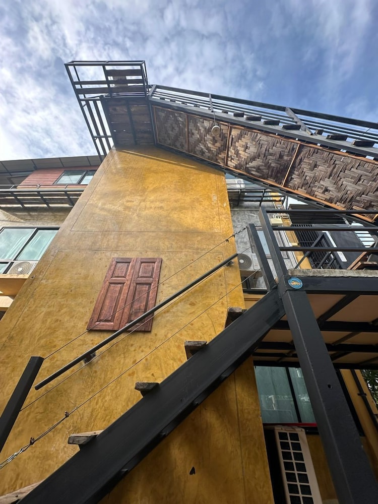 Golden Mango House