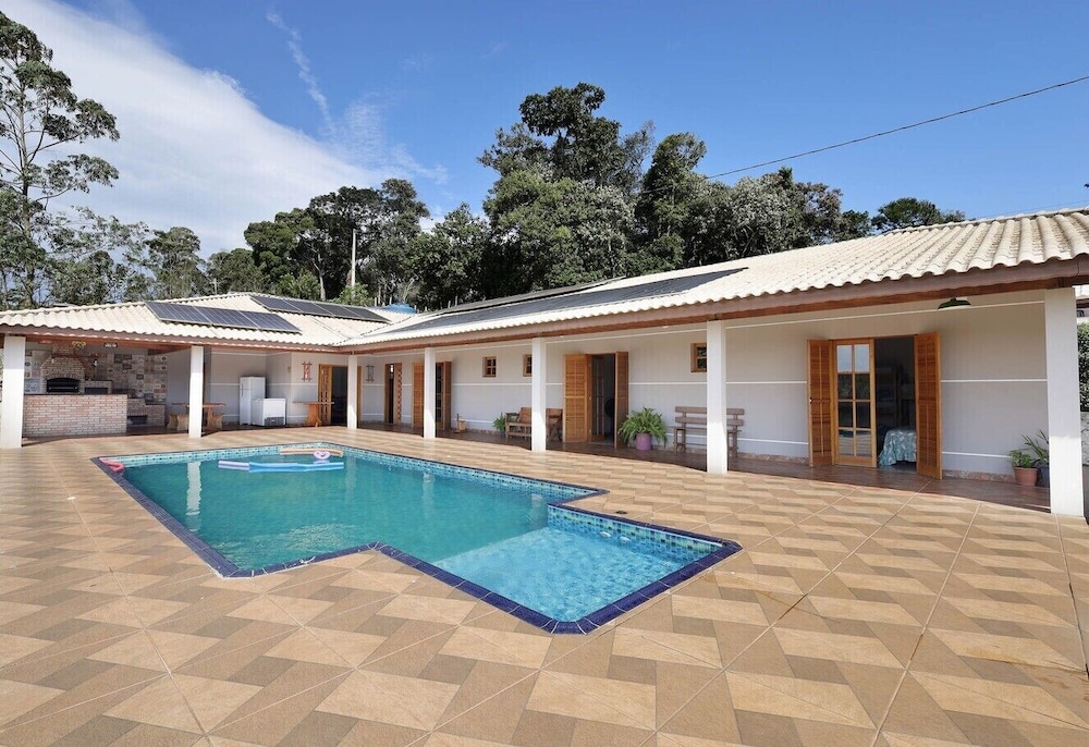 Ch Cara com Piscina Churrasq e Wifi pet Friendly