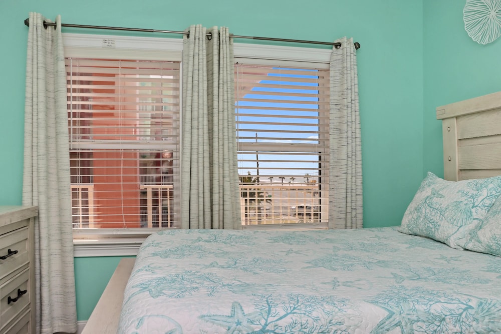 Paradise Shores 200