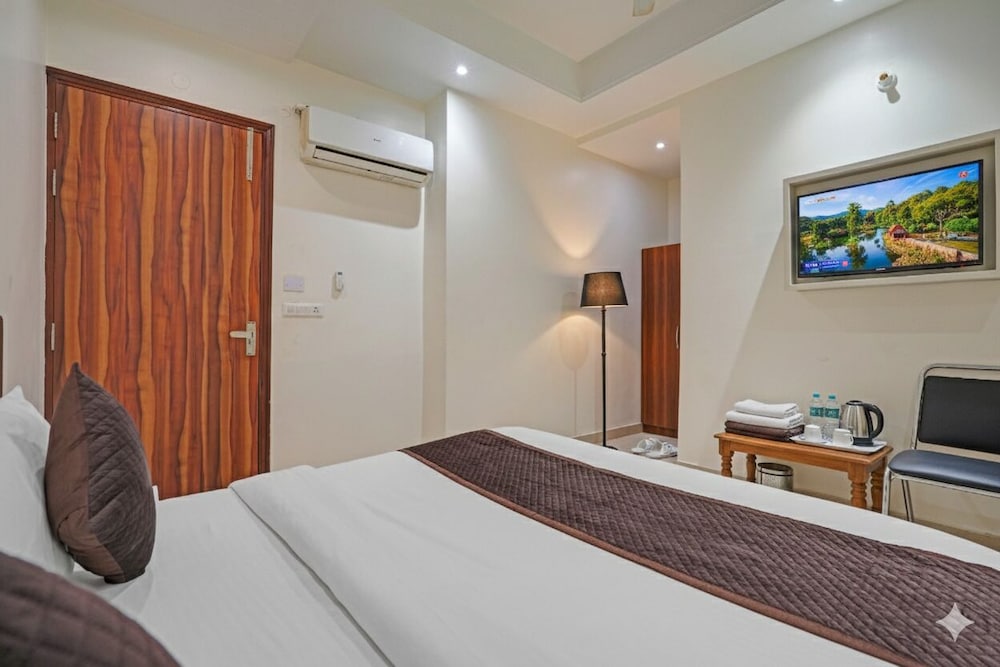 Hotel Church House - Rohini I Near Metro I Specious Rooms I Friendly Staff I Most Preferred Hotel In Rohini