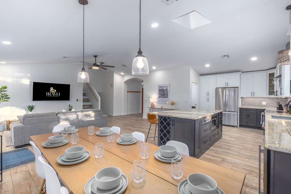 Modern Mesa Oasis Free Heated Pool Al-fresco Living
