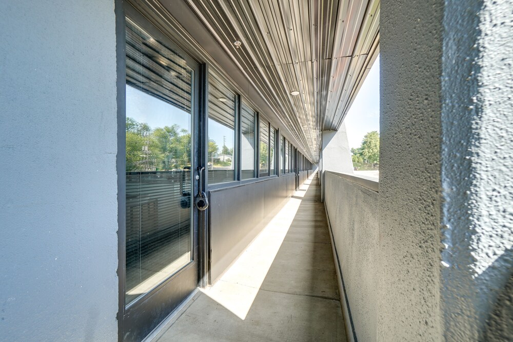 Modern Nashville Studio 5 Mi to Downtown! - Property Image 5