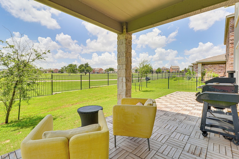5 Mi to Old Town Hutto: Star Ranch Golf Retreat