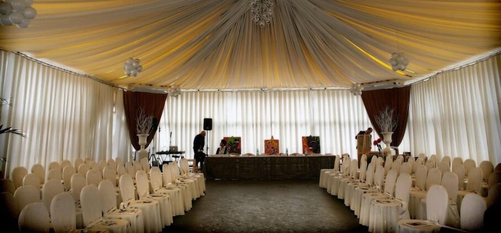 meeting & event spaces