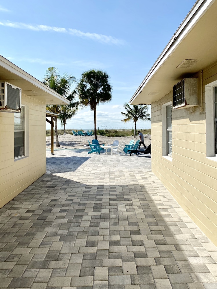 The Molloy - A Boutique Beach Resort