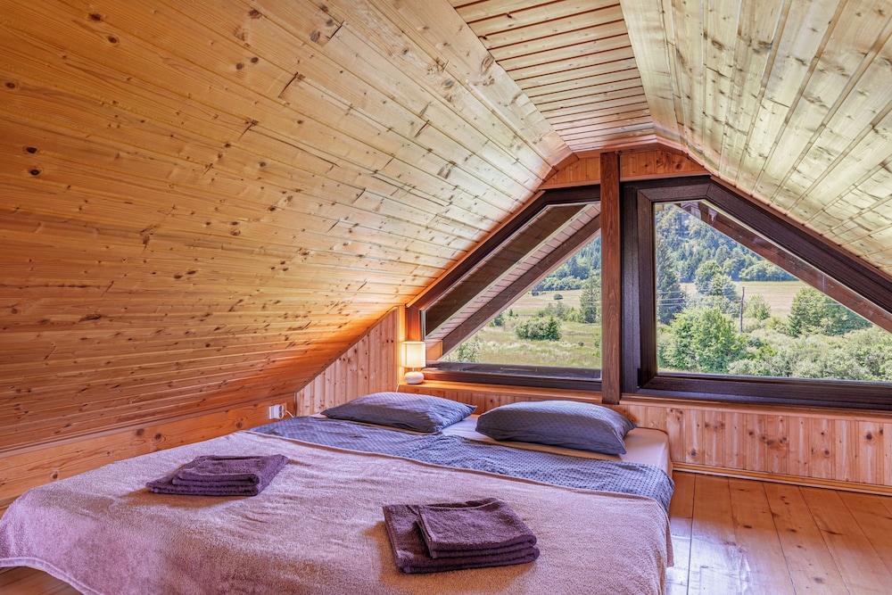Family Friendly Krasevec Lodge
