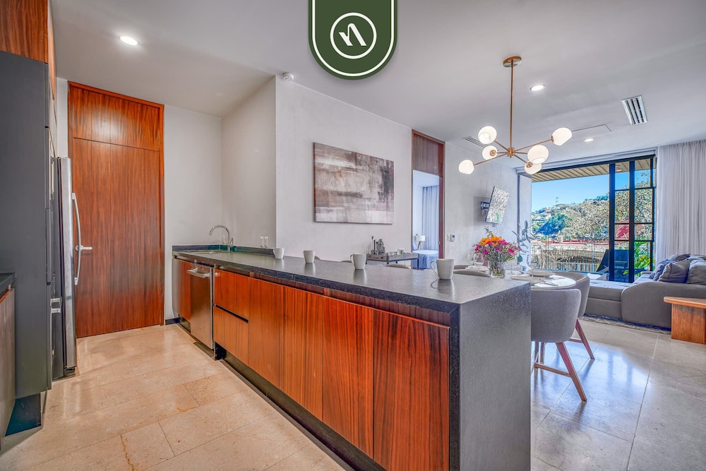 New 2BR Condo in Zona Romantica - Rooftop Pool