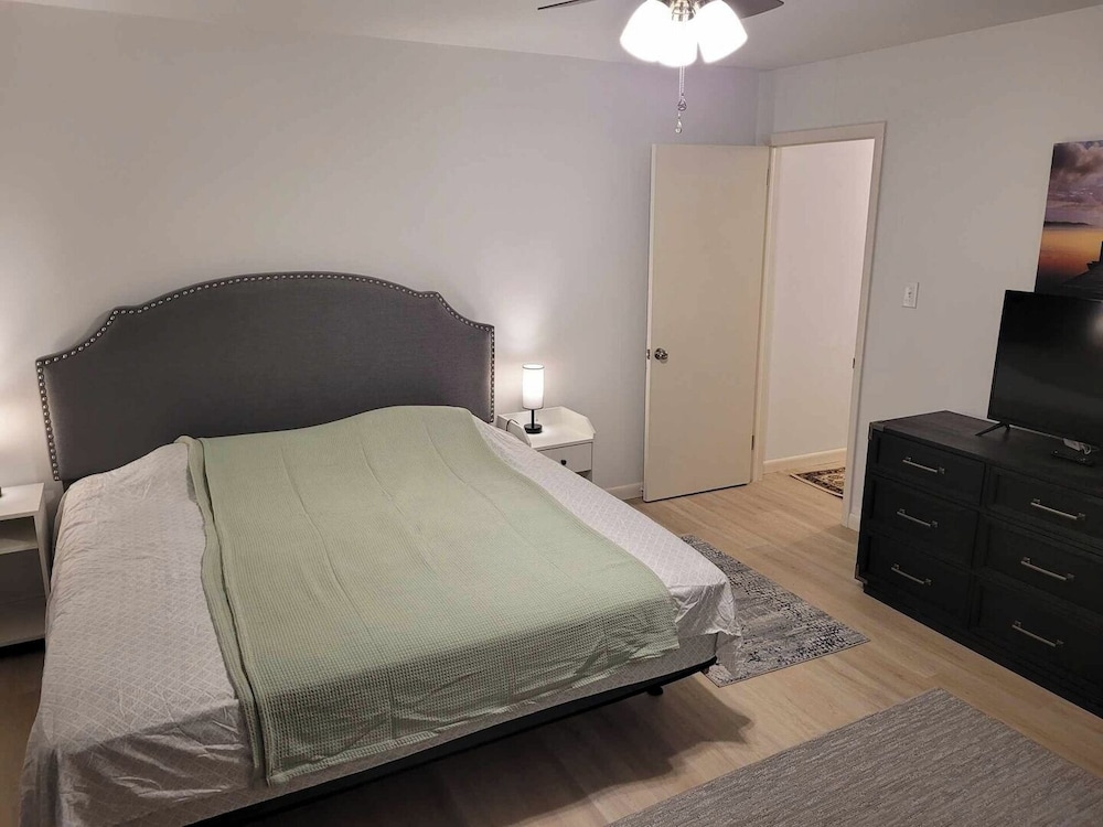Spacious 4BR Home w/ Pool Family Friendly