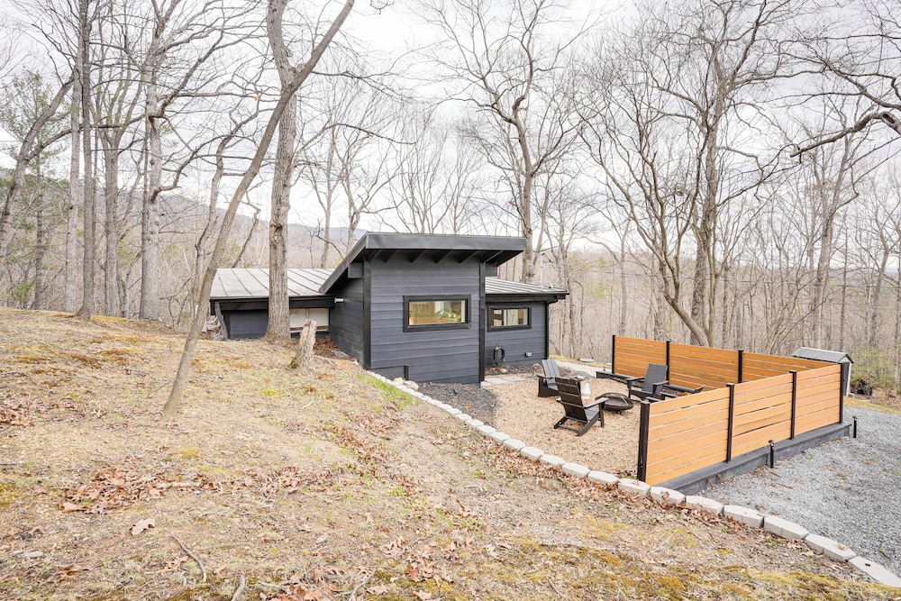 Luray 'black Walnut Cabin' on 2 Acres w/ Fire Pit!