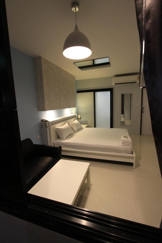 Eazy Motel Bangna