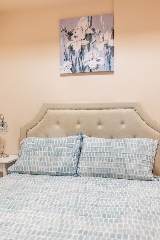 GLOBALSTAY. Fort York Apartments