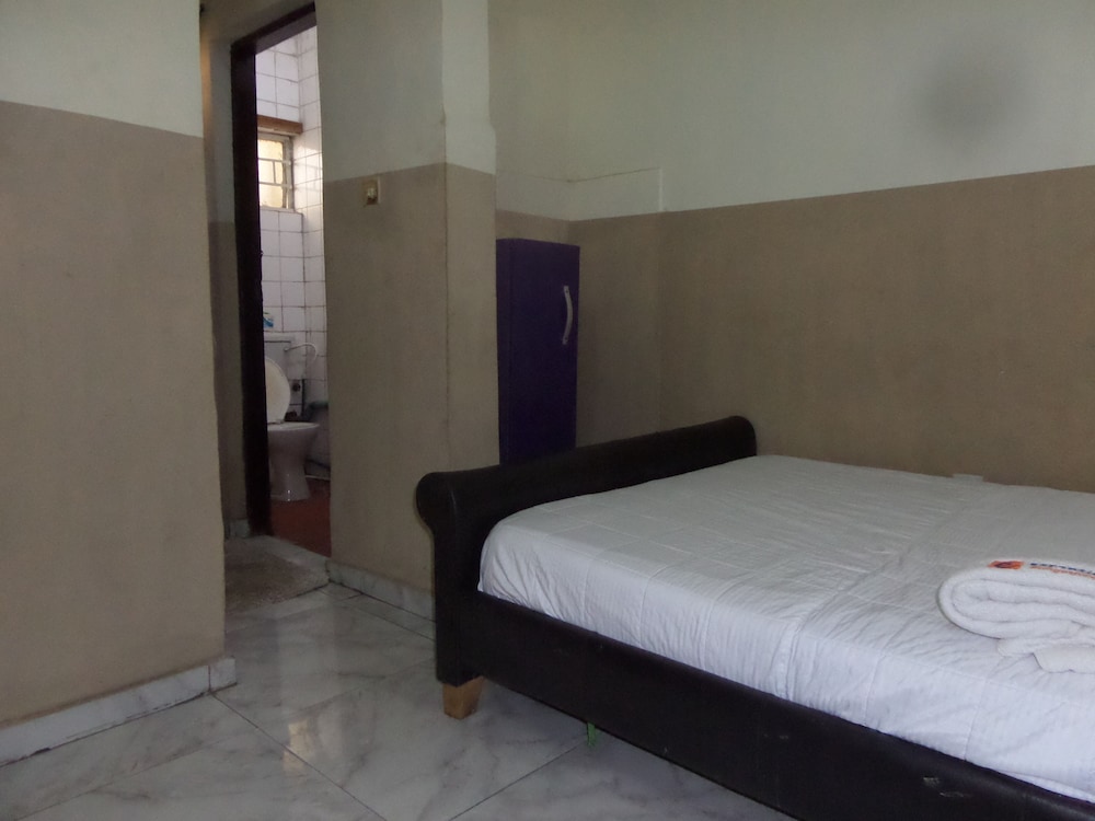 Ikeja Transit Hotel Iyala view 2
