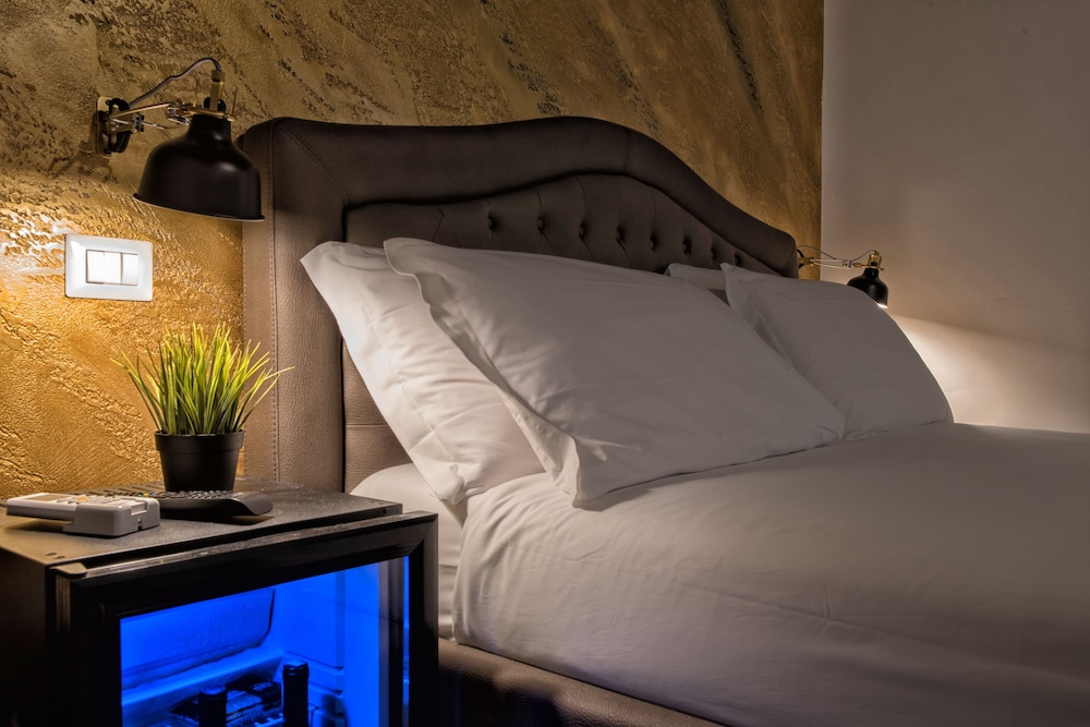 StarHome NAVONA
