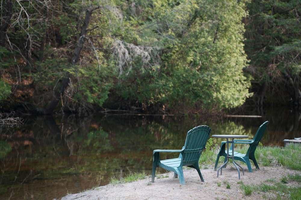 Hollow Valley Resort