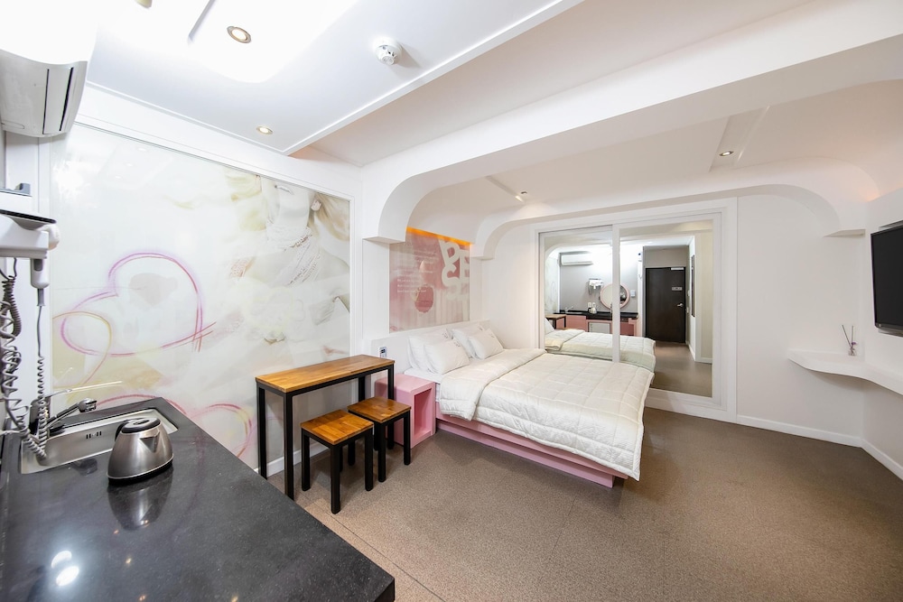 hotel room