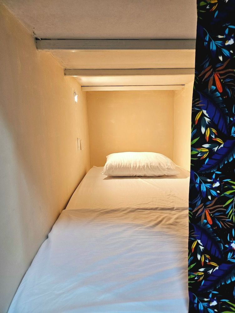 CASAMIA HOSTEL
