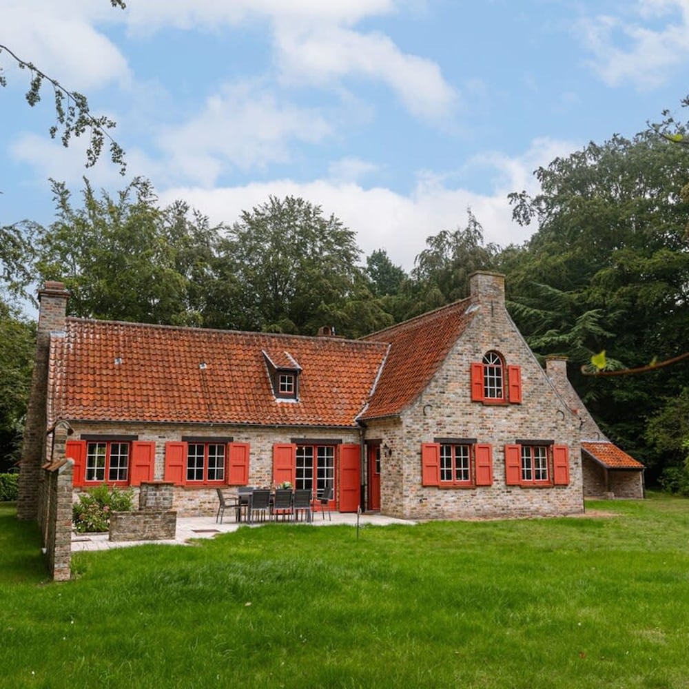 Authentic Villa Amore Located Near Bruges