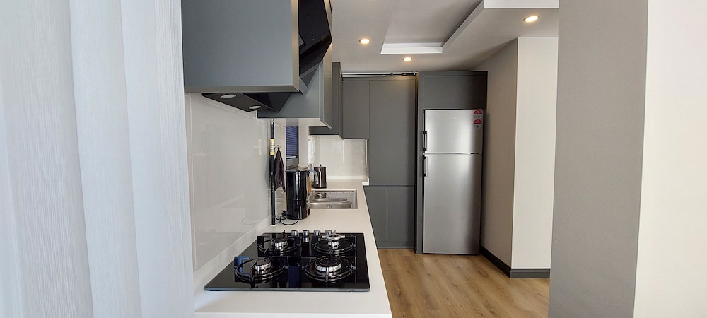 New Flat Large Living Space 6 Close to Lara Beach