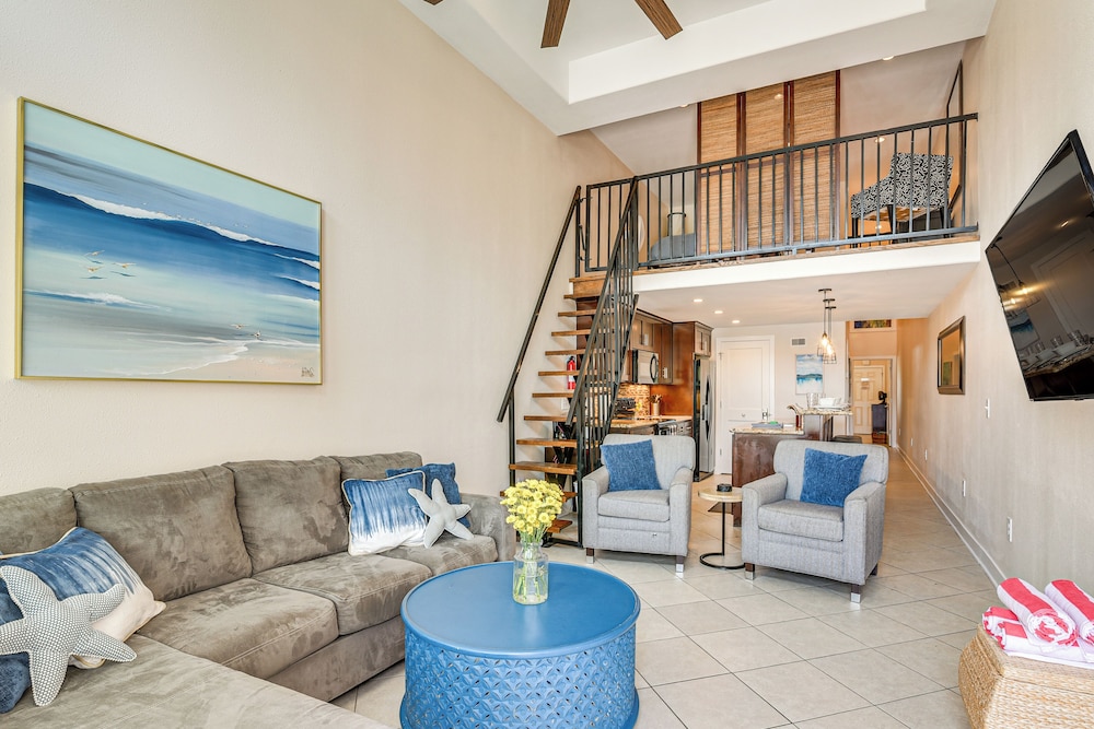Walk to Beach: Pool-view Condo in Galveston!
