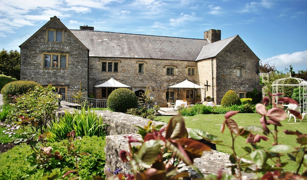 Bridgend Vacations - The Great House Hotel  Restaurant - Property Image 1