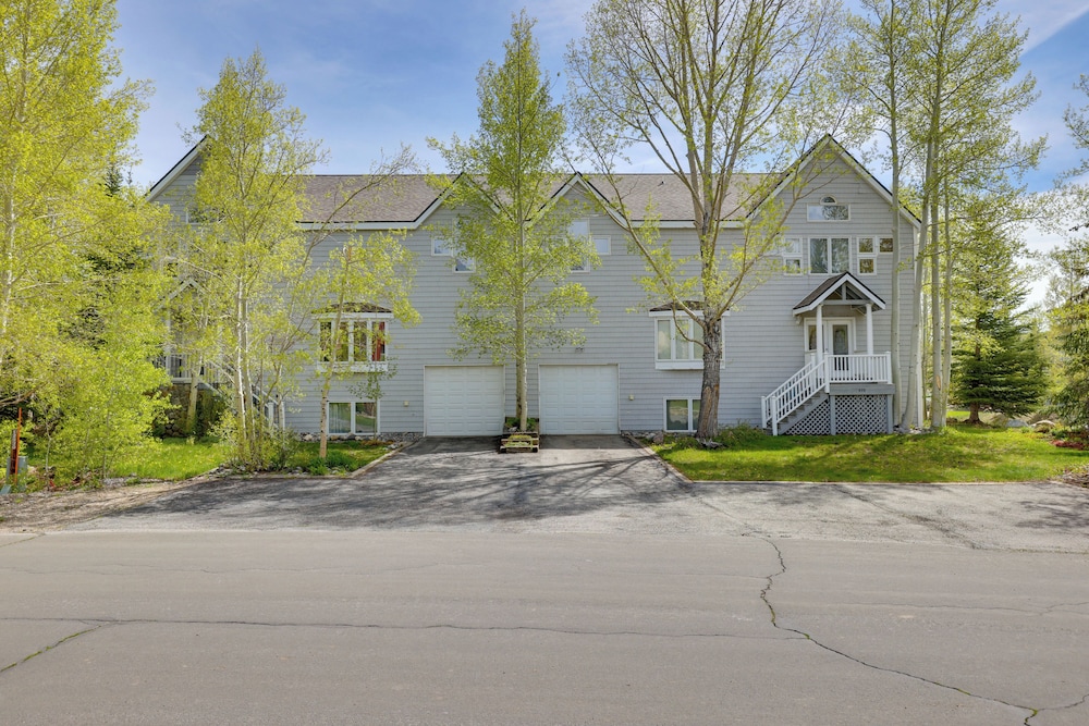 Spacious Townhome Near Main St & Lake Dillon!