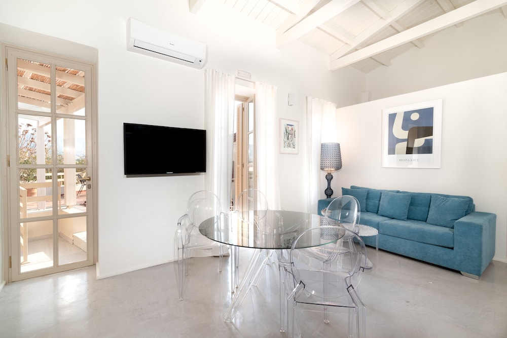 Acropolis Suites