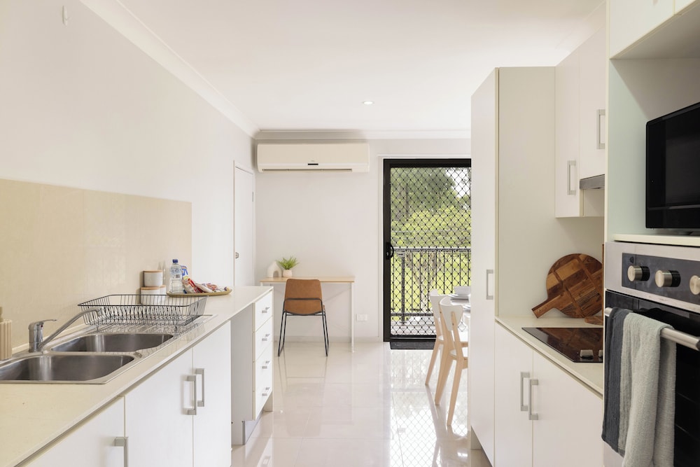 Smart Suites Self Check-in Apartments - 73 Bale