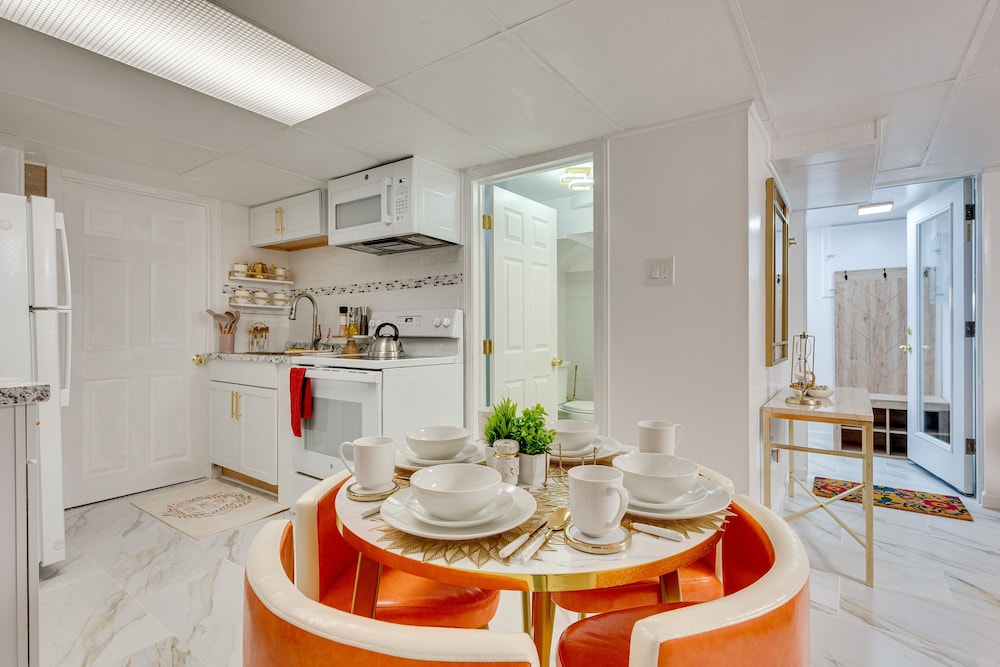 1 Mi to Downtown: Salem Vacation Rental!