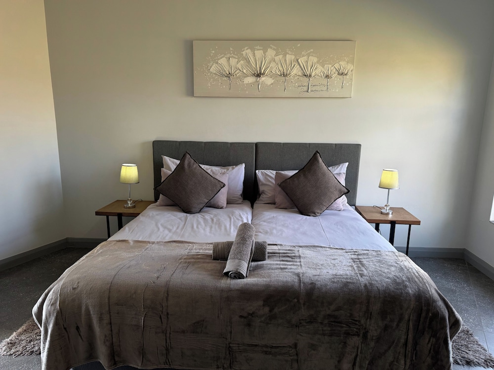 Stones Throw Manor