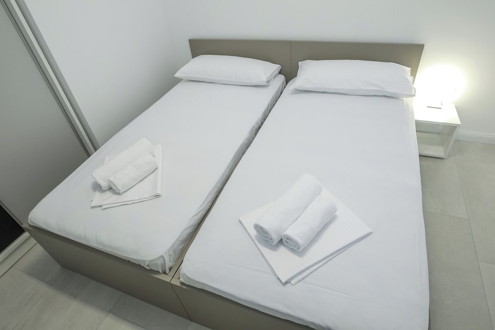 Tomana B Apartments