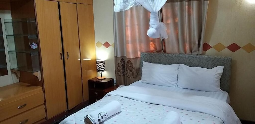 Lux Suites Weavers Haven Guest House
