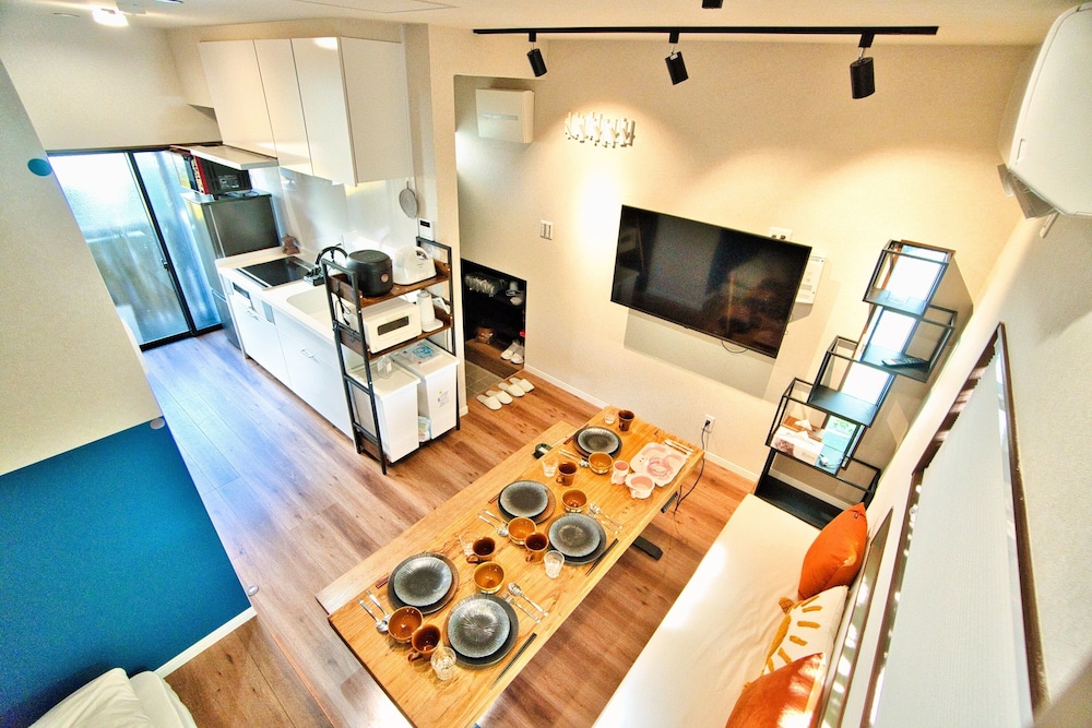 Tokyo Nook