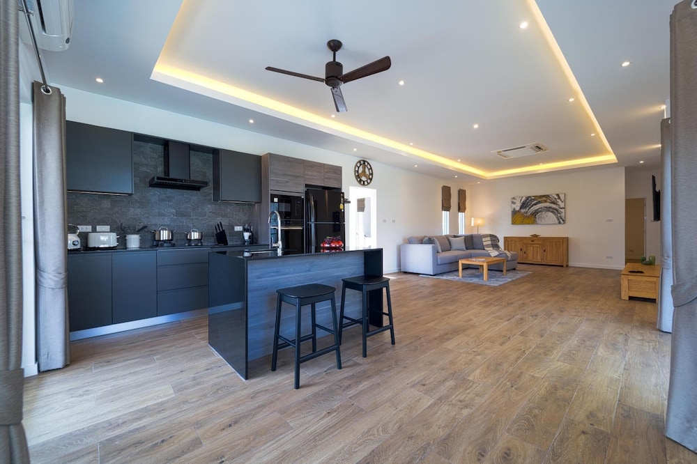 Brand-New Modern 3-Bedroom Villa MB20
