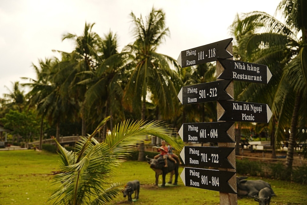 Dat Lanh Resort