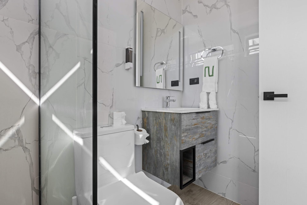 NOK Modern 2BR at The Towers by Vistacana