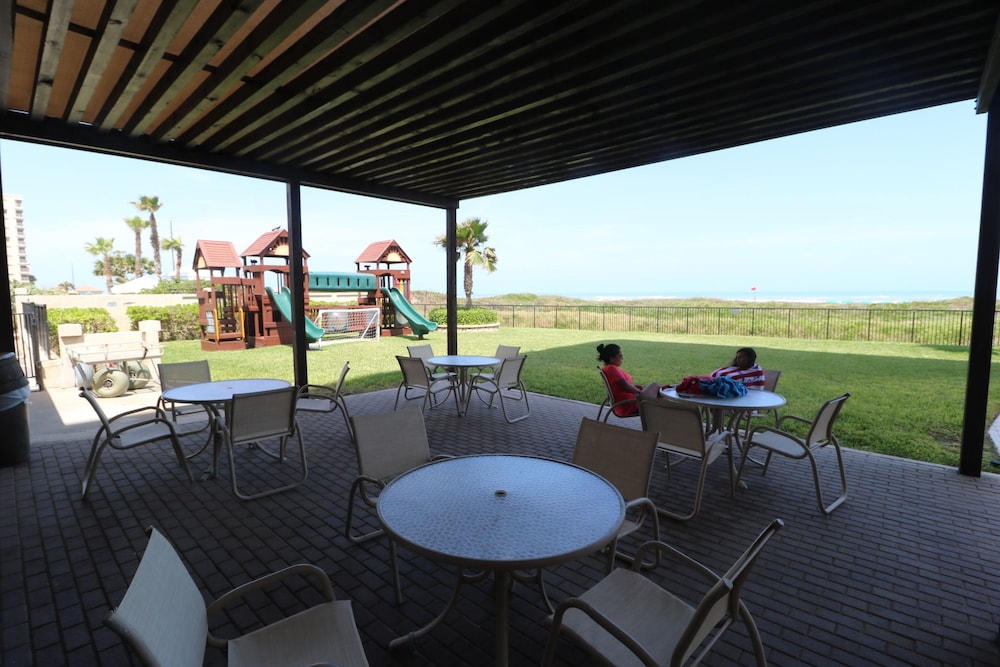 Oceanvista Condominiums by Cheap Getaway