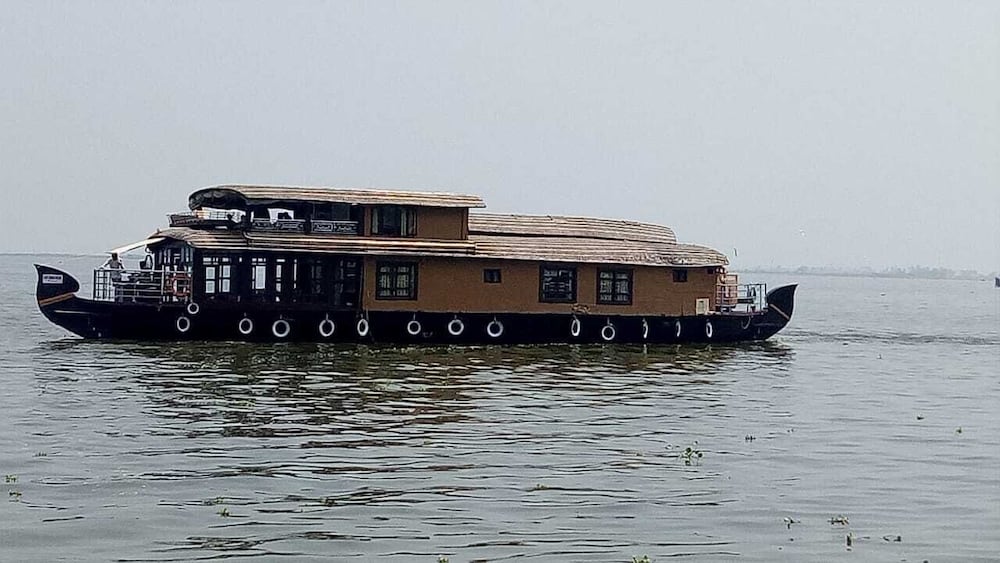 Cosy Houseboats