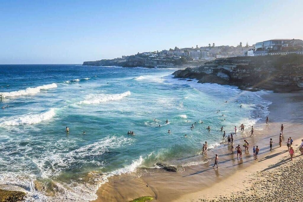 A Modern Beach Studio, 5min Walk to Bondi Beach