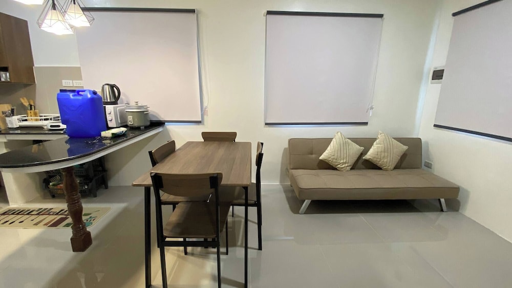 Peaceful 2BR Home in Gensan - AC, Wifi, Netflix, Patio & Free Parking