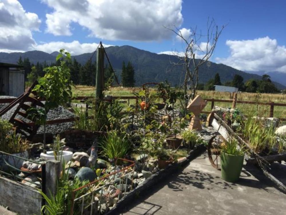 Kokatahi Valley Country Inn