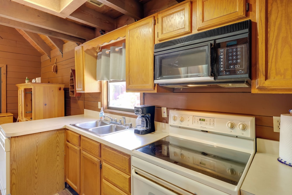 Lake Okeechobee Cabin w/ Boat Launch & Patio